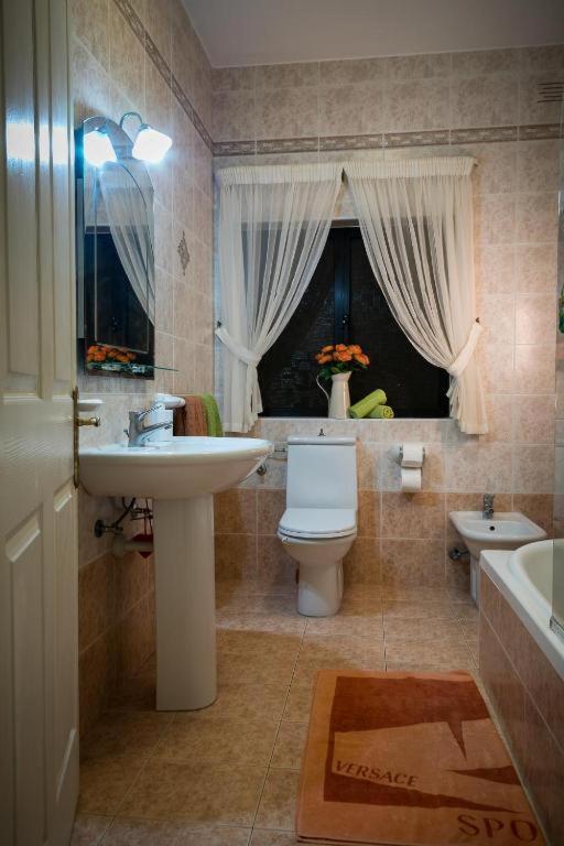 Manor Court Luxury Apartment Сейнт Полс Бей Екстериор снимка